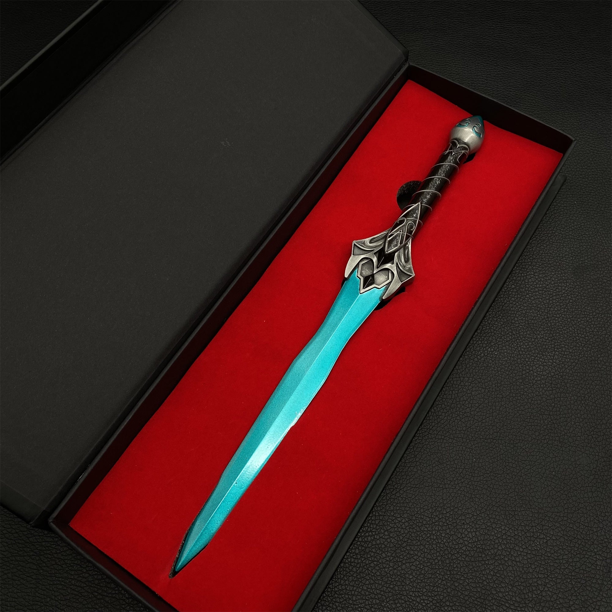 Chillrend Sword 1/2 Scale Metal Meplica Decoration Sword Only - Tophatter Daily Deals