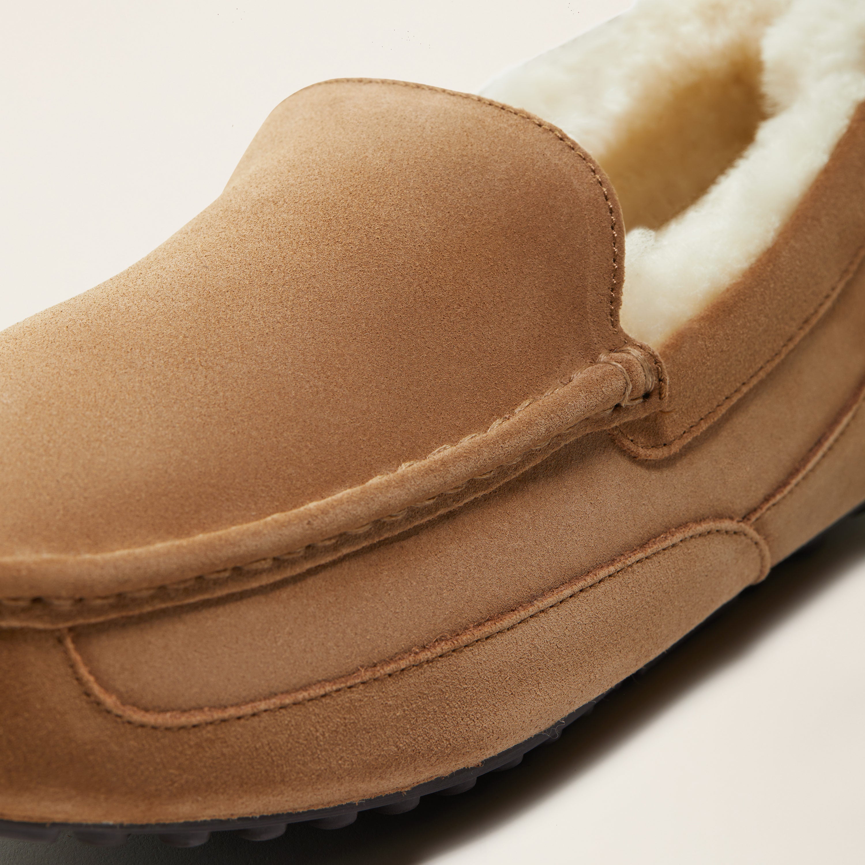 Australian Shearling Tread Men's Moccasin Slippers - Tophatter Daily Deals