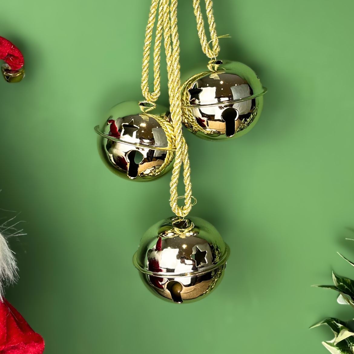 Gold Jingle Bells Door Hanger | Extra Large Christmas Bells Garland - 43cm Jingle Bells - Tophatter Daily Deals