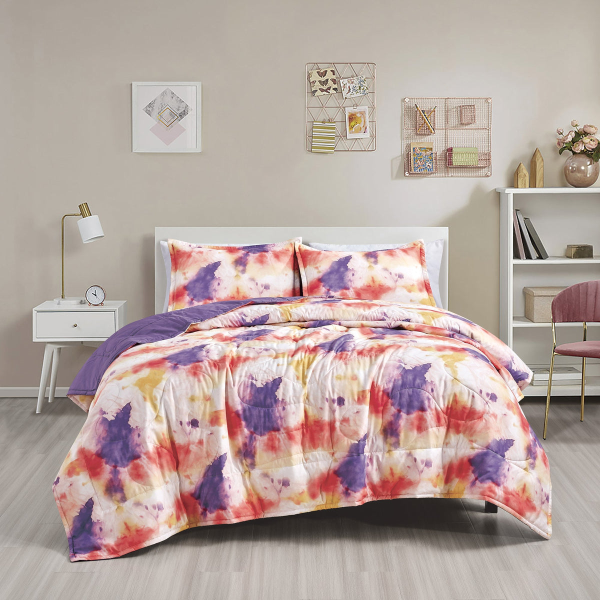 Reversible 3-Piece Watercolor Tie-Dye Bedspread Set - Quilted Coverlet with Pillow Shams Bedding - Tophatter Daily Deals