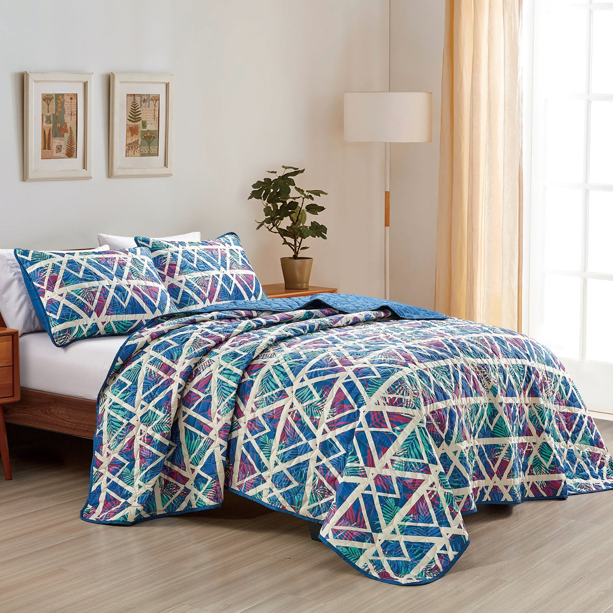 Reversible 3-Piece Geometric Triangle Bedspread Set - Quilted Coverlet with Pillow Shams Bedding - Tophatter Daily Deals