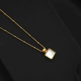 Retro Style Distressed Malachite Necklace Necklaces - Tophatter Daily Deals