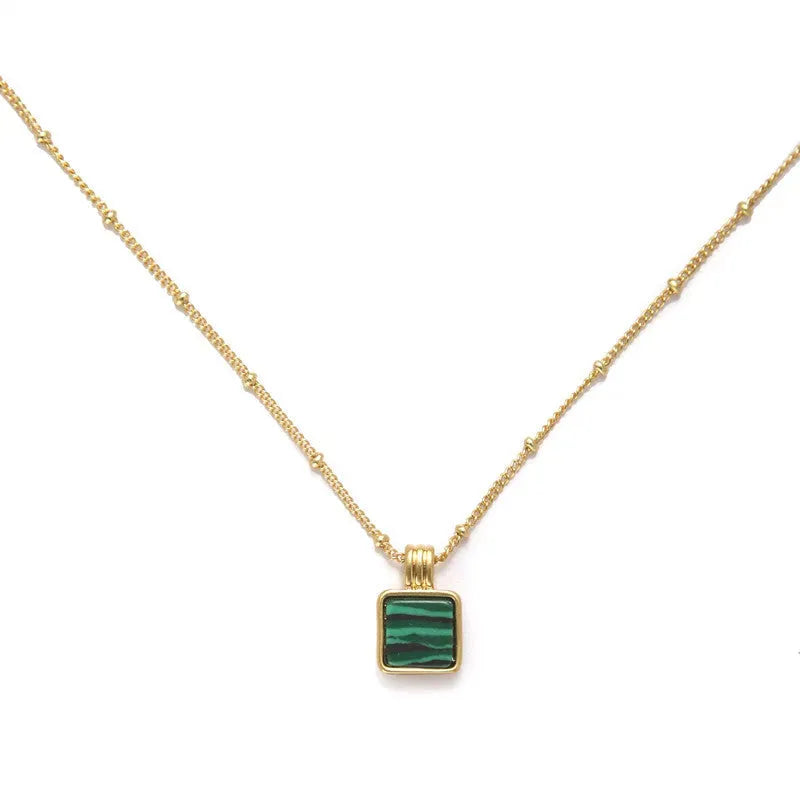 Retro Style Distressed Malachite Necklace Necklaces - Tophatter Daily Deals