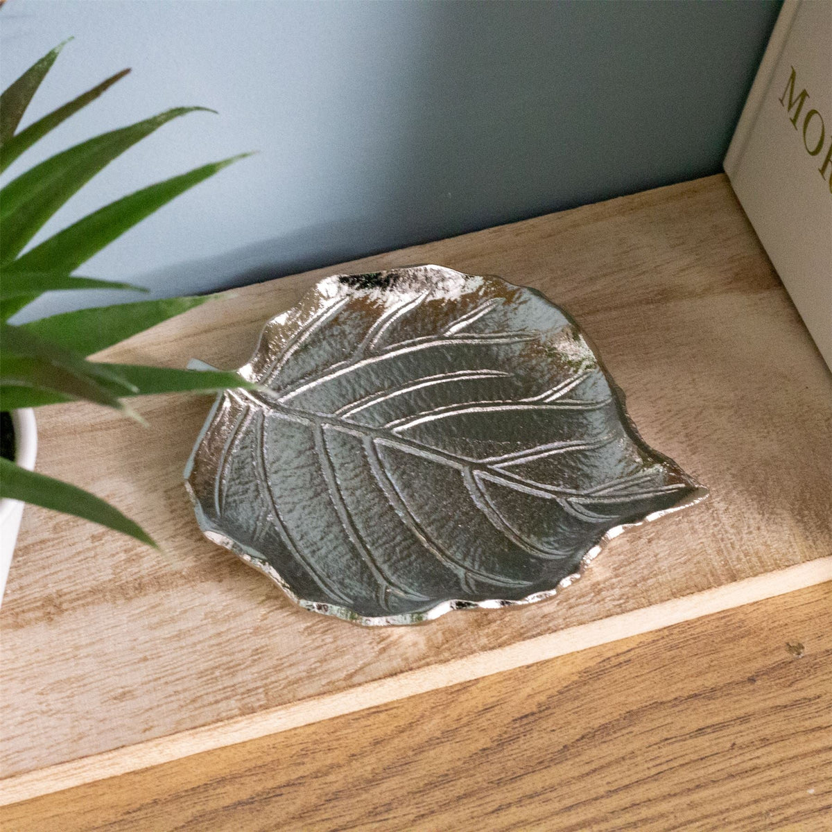 Silver Leaf Trinket Dish | Silver Aluminium Embossed Leaf Shaped Trinket Tray Trinket Dish - Tophatter Daily Deals