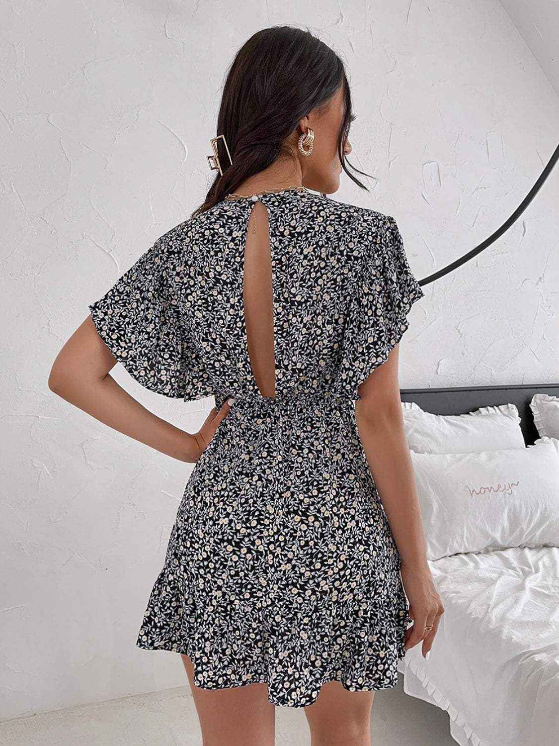 Cutout Ditsy Floral Surplice Flounce Sleeve Dress Casual Dresses - Tophatter Daily Deals