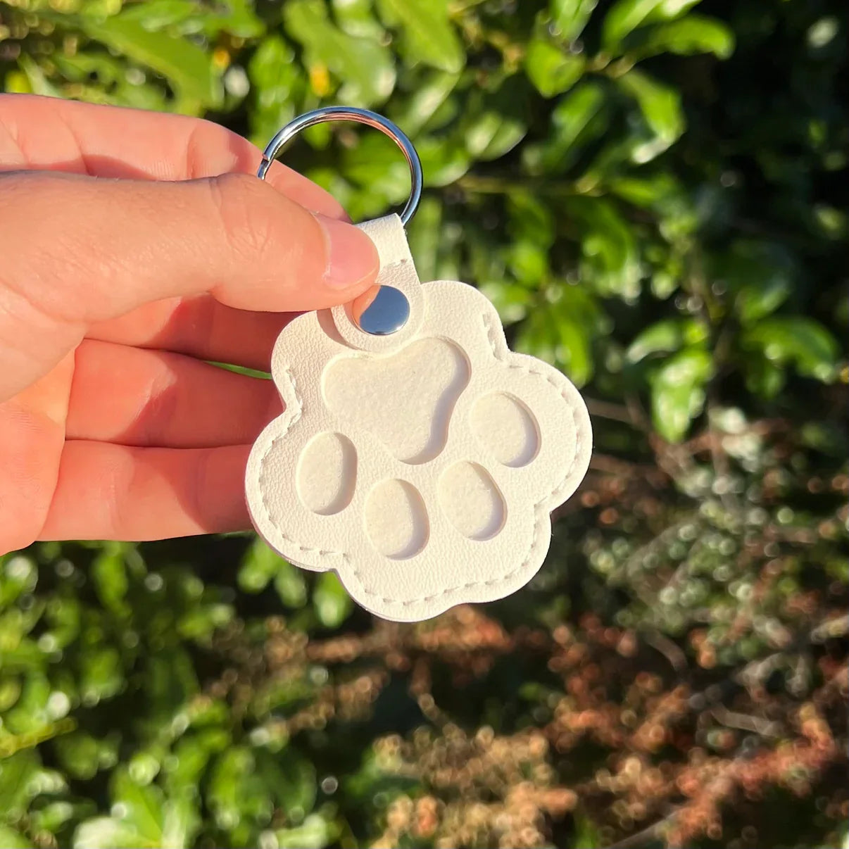 FurEver Keychain™️ White - Tophatter Daily Deals