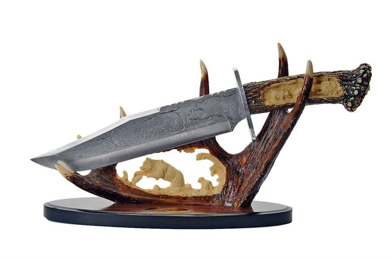 Bear Bowie With Antler Stand Display Wildlife Collectible Knife - Tophatter's Guns'N'Weapons Store Collectible Weapons - Tophatter Daily Deals