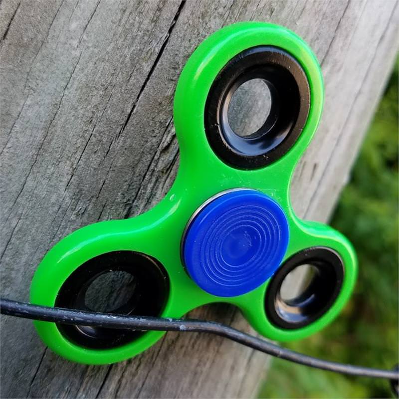 Stress Relief Hand Spinner and Spinning Tri Fidget High Speed Green - TOPHATTER'S ARMORY DEALS Collectible Weapons - Tophatter Daily Deals