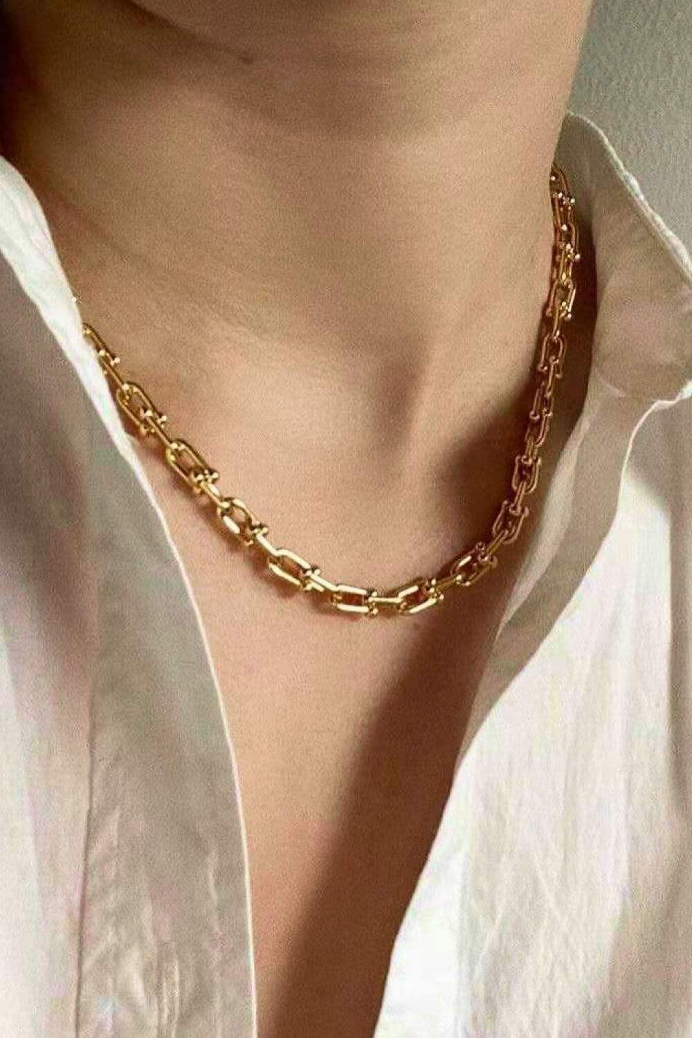 18K Stainless Steel U-Shape Chain Necklace Necklaces - Tophatter Daily Deals