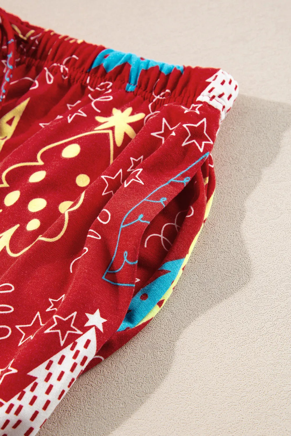 Red Christmas Tree Print V Neck Tee and Pants Lounge Set Loungewear & Sleepwear/Loungewear - Tophatter Daily Deals