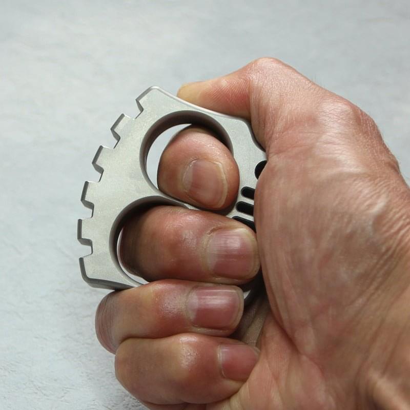 2023 NEW Two Finger EDC Knuckle Brass Knuckles - Tophatter Daily Deals
