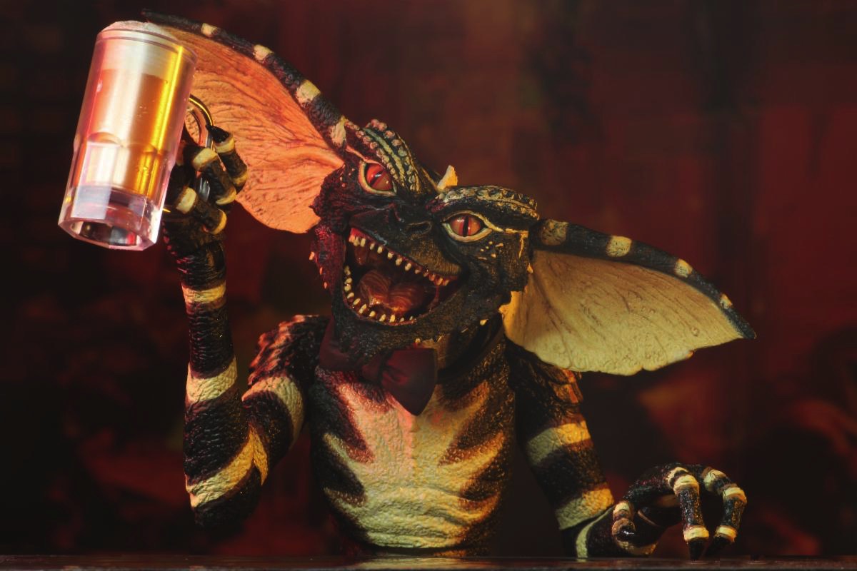 Gremlins - Flasher Gremlin Ultimate Action Figure (7") Action Figure - Tophatter Daily Deals