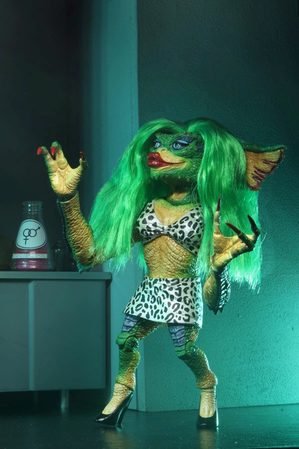 Gremlins 2: Bad Batch - Greta Ultimate Action Figure 7" Action Figure - Tophatter Daily Deals