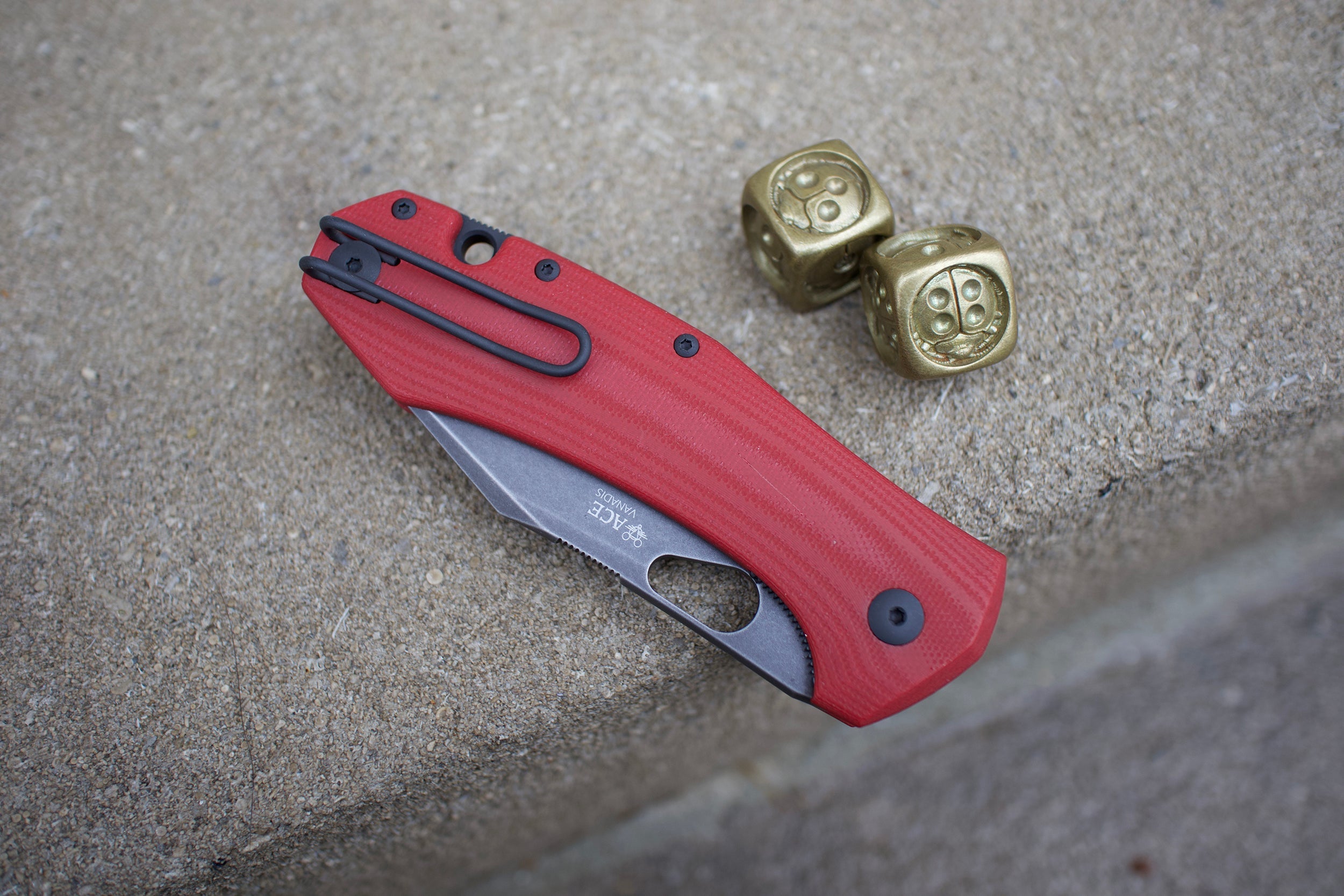 GiantMouse ACE Grand - St. Nick's Exclusive - Black Hardware - Red G10 - PVD Dark Stonewash Vanadis 4E Blade Collectors - Tophatter Daily Deals