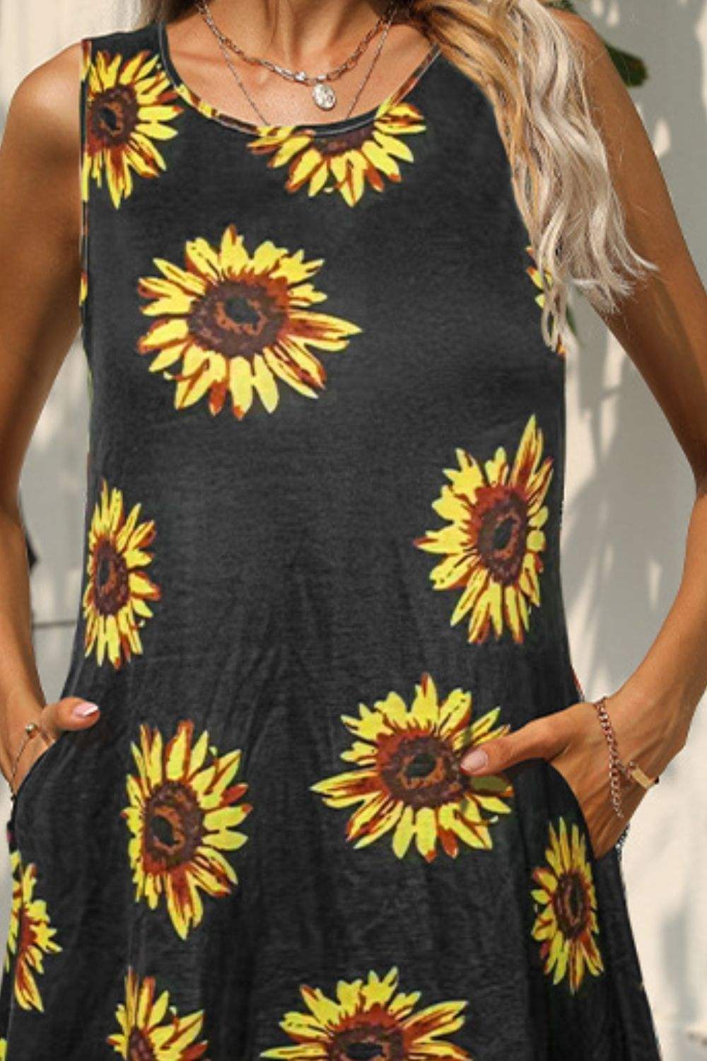 Printed Round Neck Sleeveless Dress with Pockets Casual Dresses - Tophatter Daily Deals