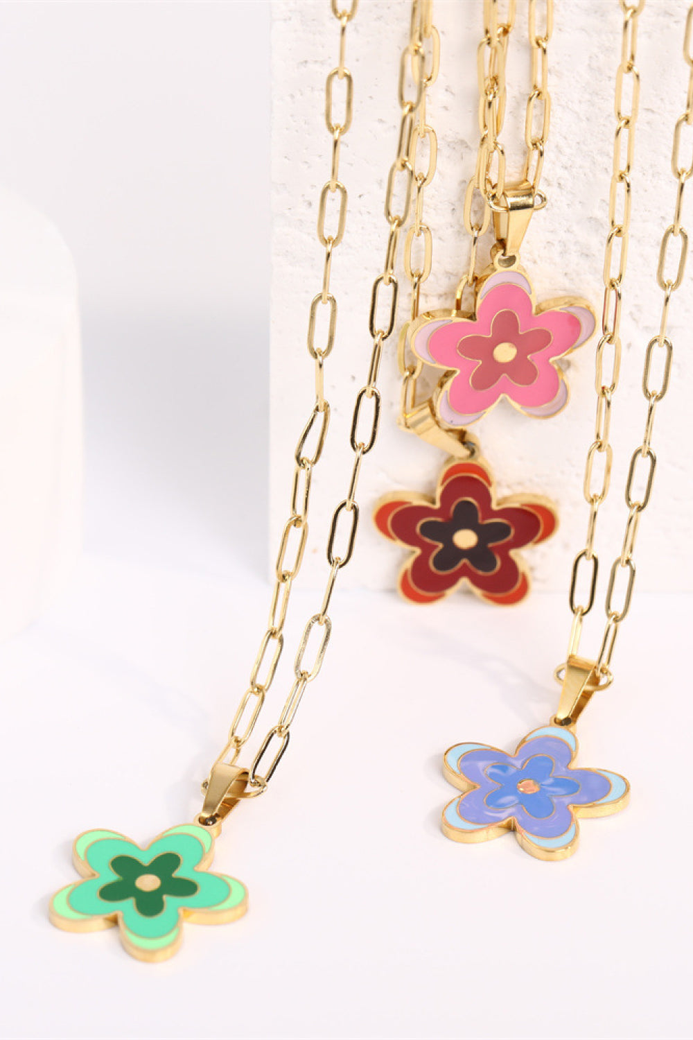 Flower Pendant Stainless Steel Necklace Necklaces - Tophatter Daily Deals