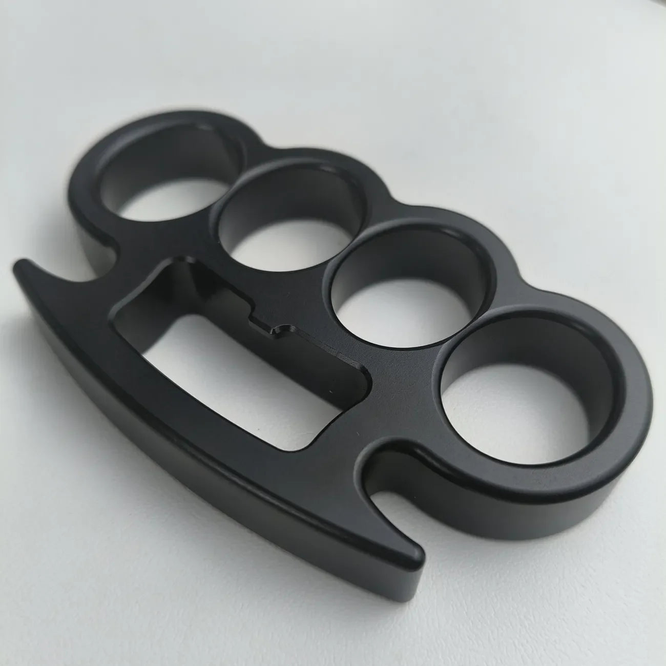 Refined Four-Finger Fist Bracelet - The "IronClasp" Black - Tophatter Daily Deals
