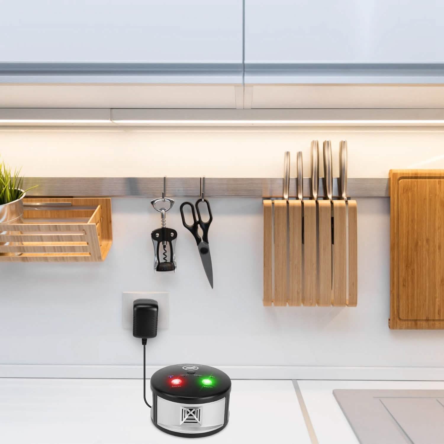 360° Ultrasonic Pest Repeller Electronic Plug-in Pest Control Pest Control - Tophatter Daily Deals