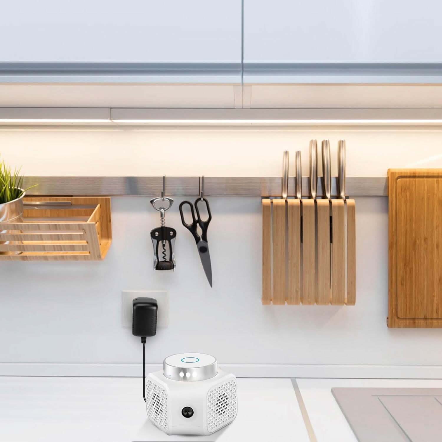 360° Ultrasonic Rodent Chaser Electronic Plug-in Mouse Control Pest Control - Tophatter Daily Deals