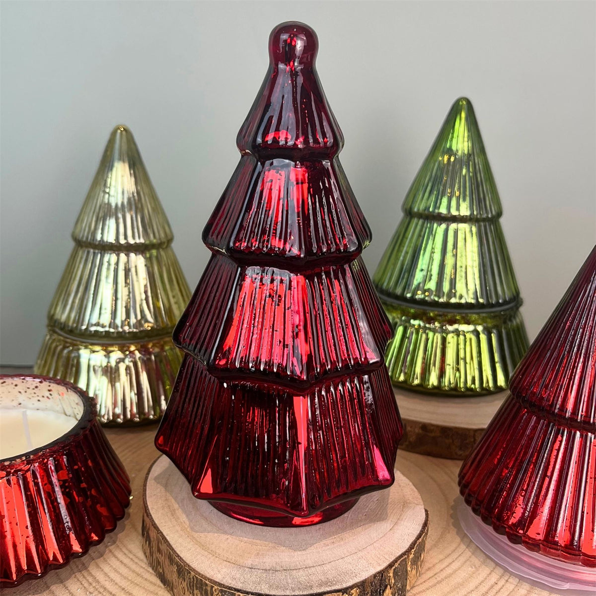 Red Glass Christmas Tree | Freestanding Mottled Gold Tree Ornament - 20cm Ornament - Tophatter Daily Deals