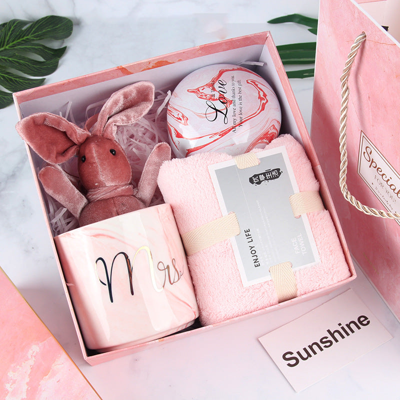 Birthday creative and practical gift box 0 - Tophatter Daily Deals