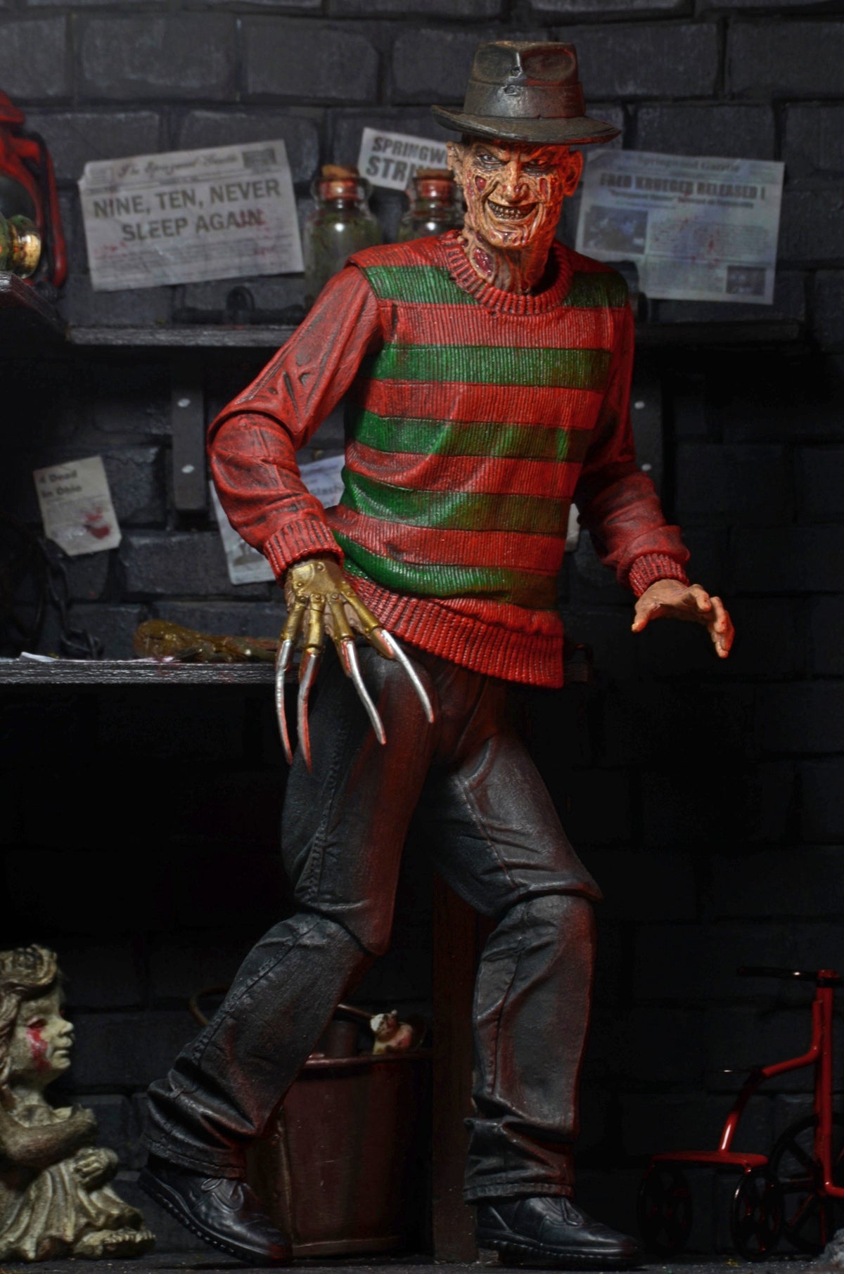 NIGHTMARE ON ELM STREET - ULTIMATE PART 2 FREDDY Collectible Figure - Tophatter Daily Deals