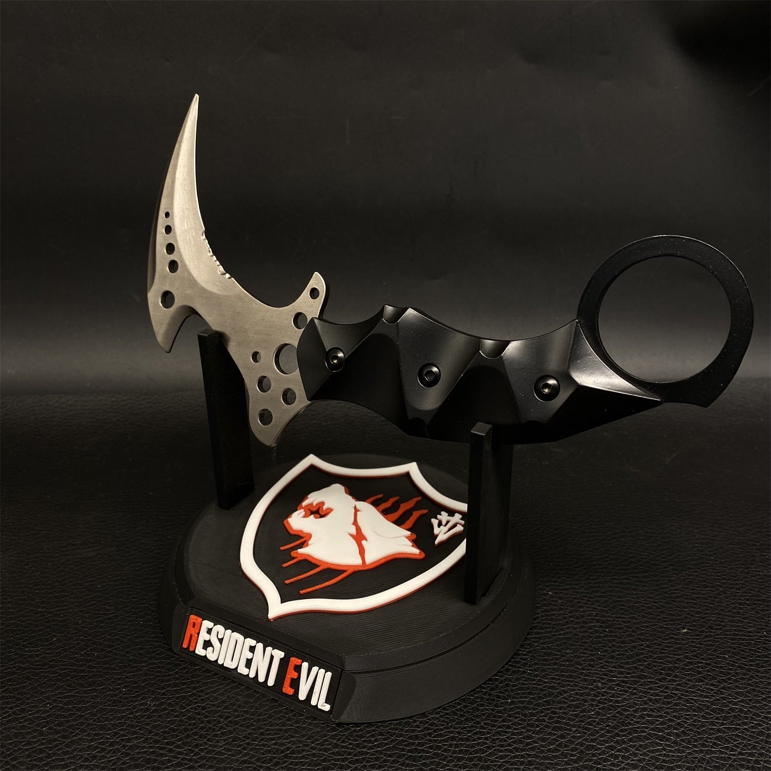 Re8 Chris Karambit 3D Printing Display Holder - Tophatter Daily Deals