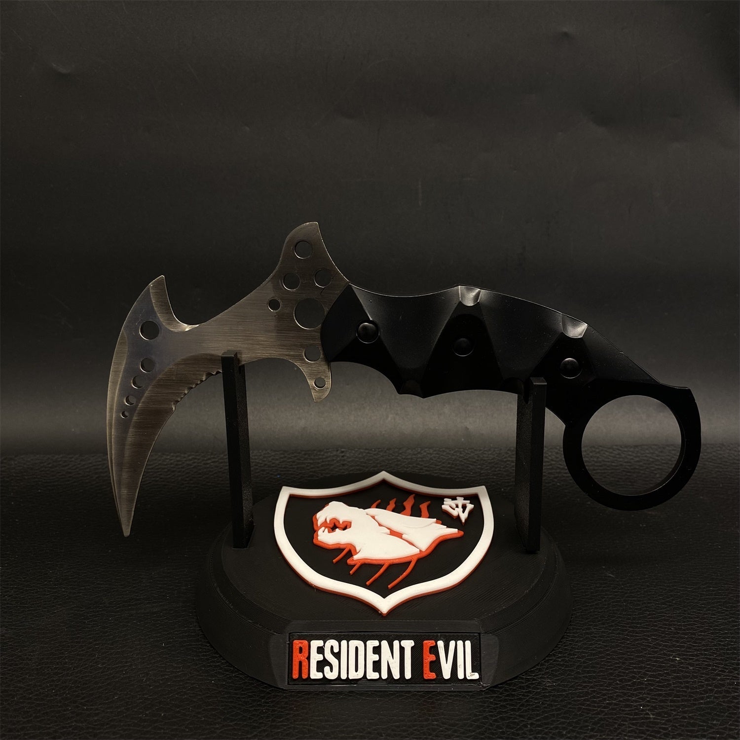 Re8 Chris Karambit 3D Printing Display Holder - Tophatter Daily Deals