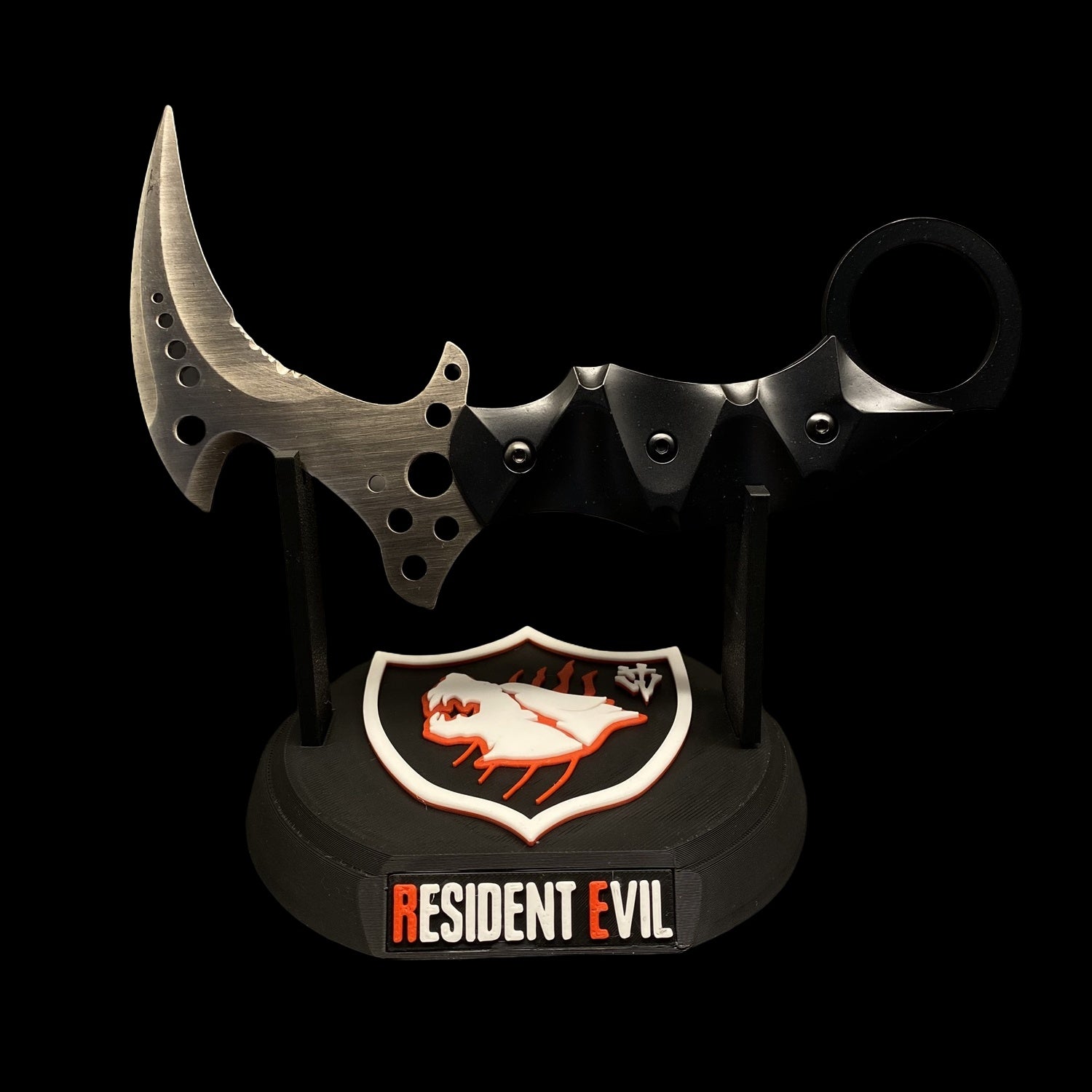 Re8 Chris Karambit 3D Printing Display Holder - Tophatter Daily Deals