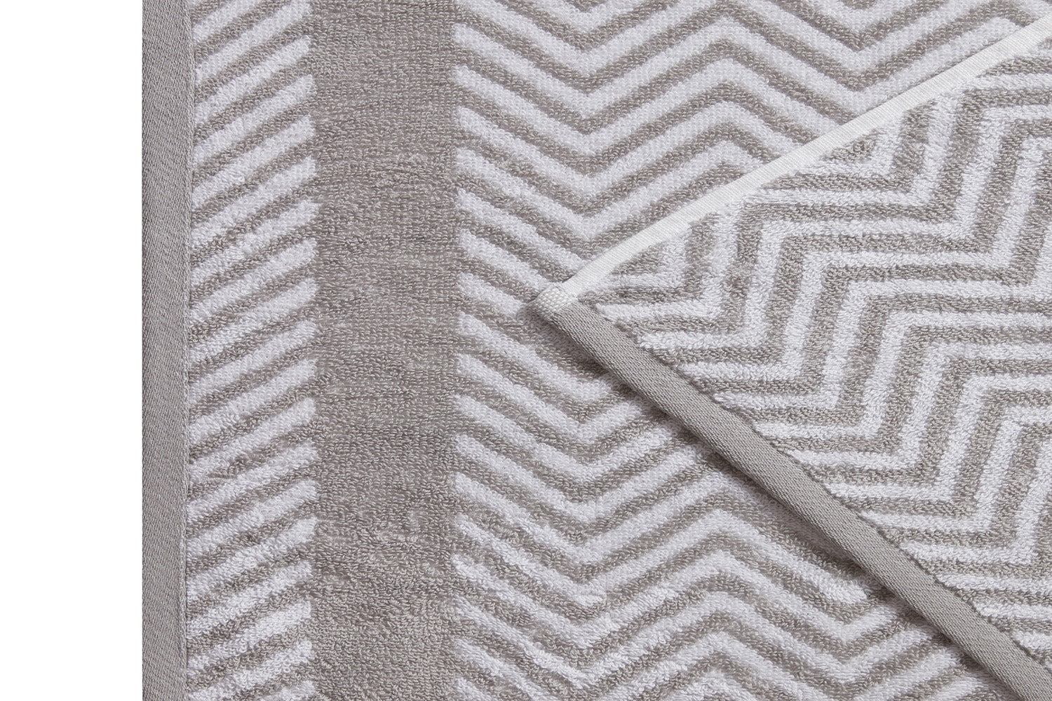 Kathy Ireland 6 Piece Chevron Jacquard Towel Set with Lets Dry Bath Towel - Tophatter Daily Deals