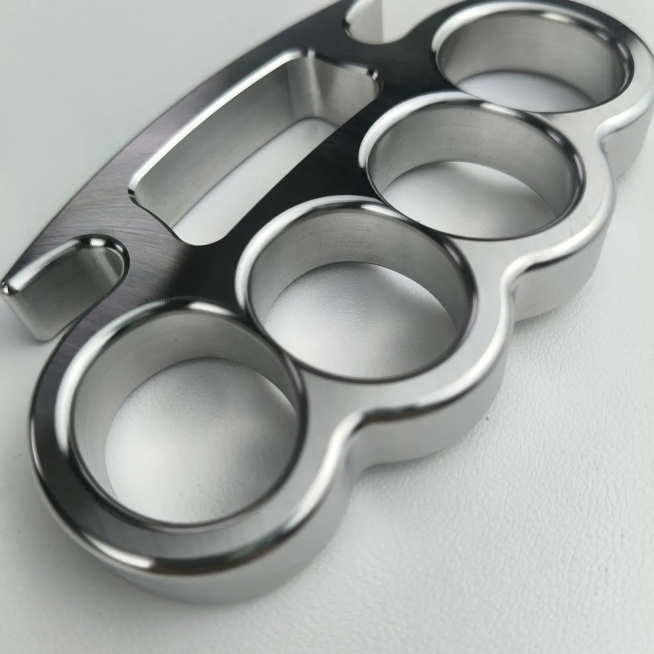 Refined Four-Finger Fist Bracelet - The "IronClasp" - Tophatter Daily Deals