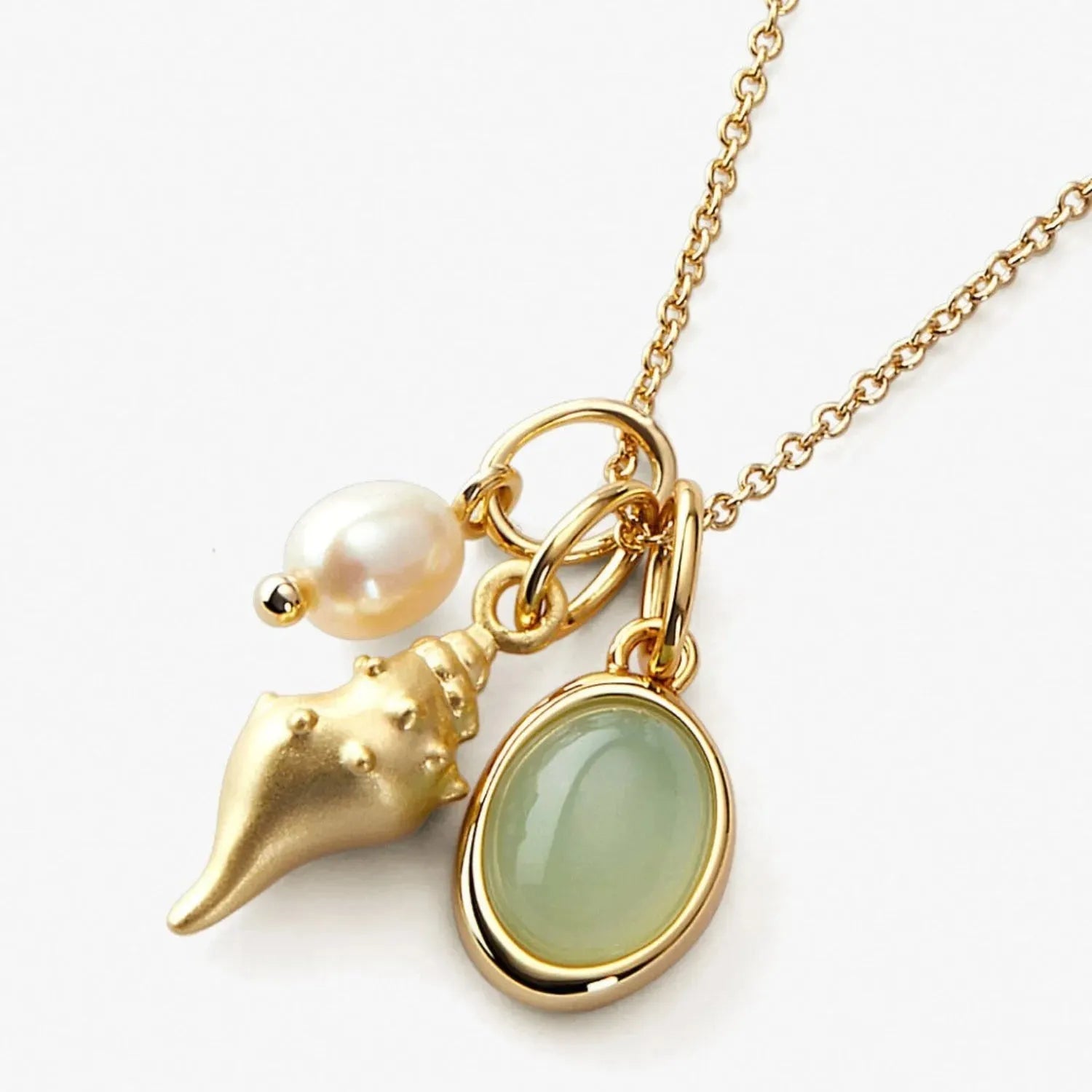 14K Gold-Plated Natural Crystal Conch Pendant Necklace Necklaces - Tophatter Daily Deals