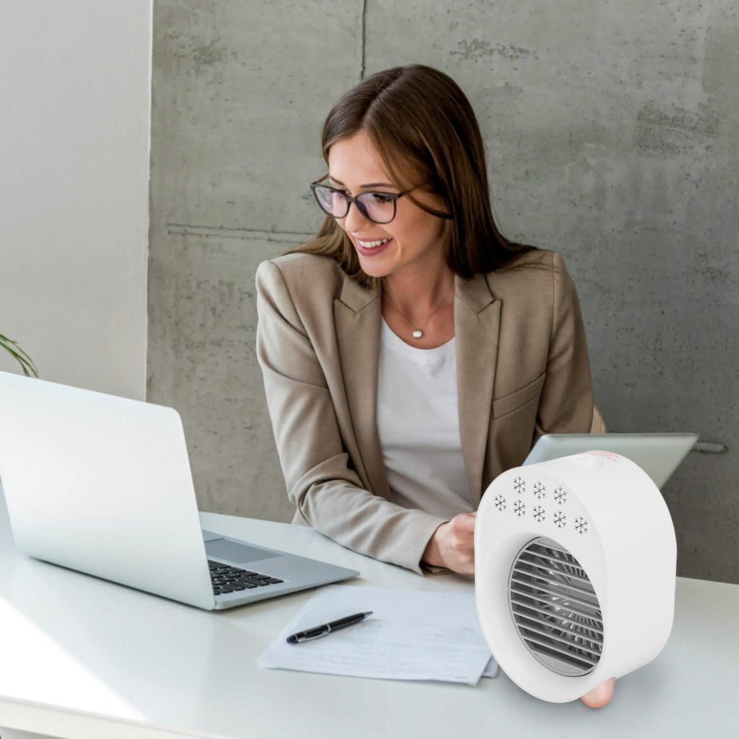 4-in-1 Portable Mini Desktop Water Mist Cooling Air Conditioner Household Appliances - Tophatter Daily Deals