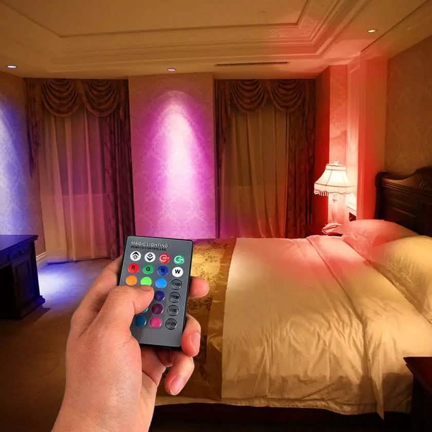 4-Pack: Magic Light LED Light Bulb (E27 3W) with Remote - 16 Colors Indoor Lighting - Tophatter Daily Deals