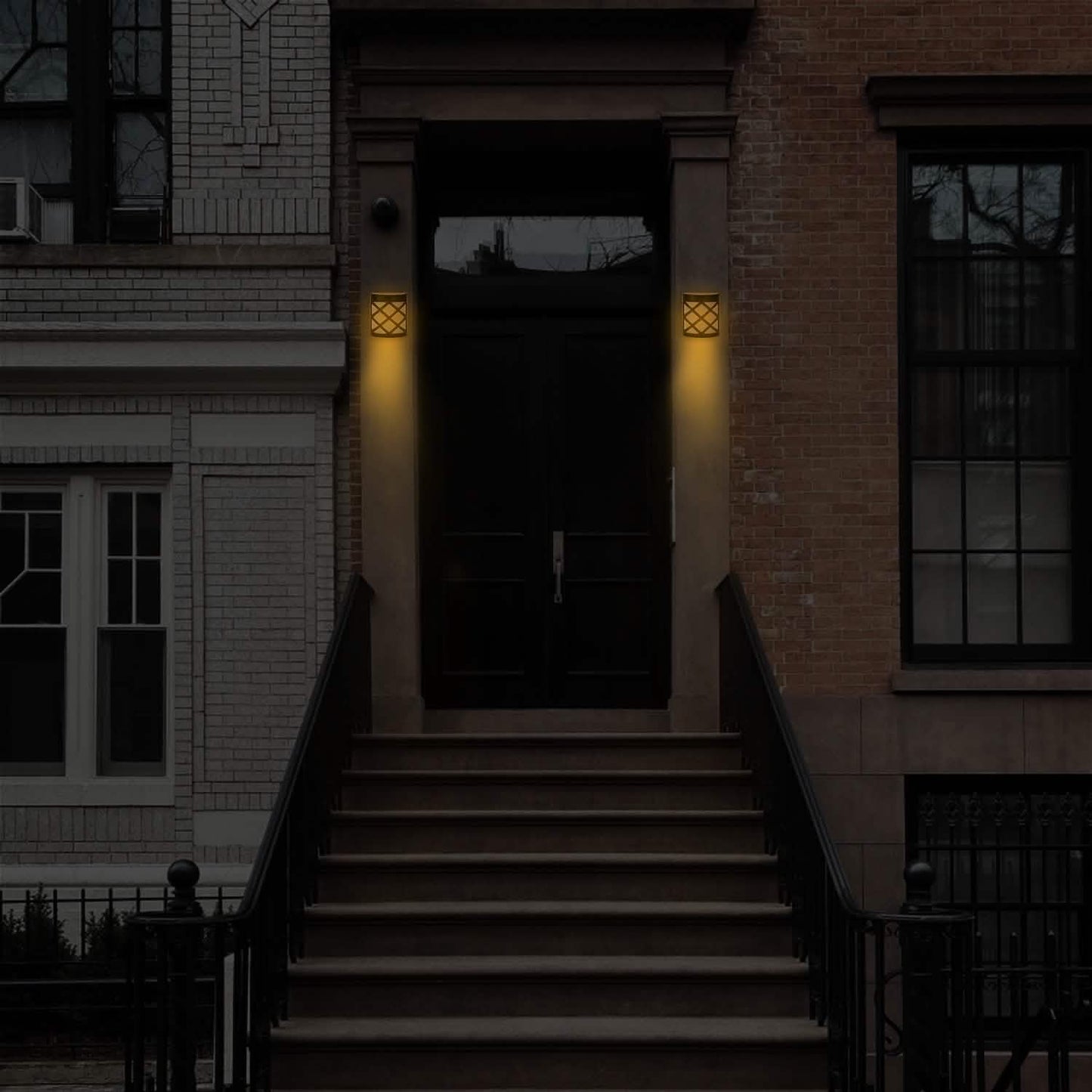 4-Pack: Solar Power LED Fence Light Outdoor Lighting - Tophatter Daily Deals