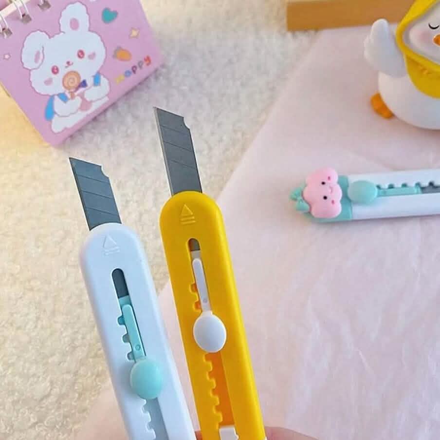 4-Pieces: Retractable Mini Art Cutter School, Office & Art Supplies - Tophatter Daily Deals