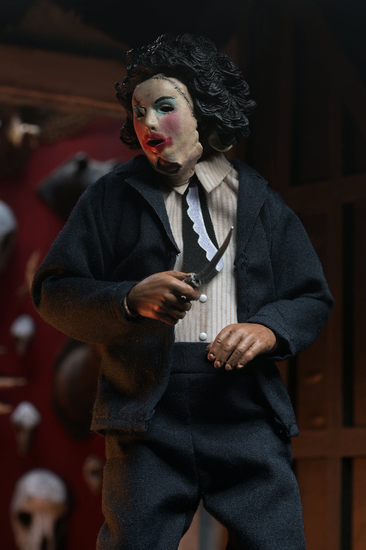 The Texas Chainsaw Massacre – Leatherface with Pretty Woman Mask Clothed Action Figure Mask - Tophatter Daily Deals
