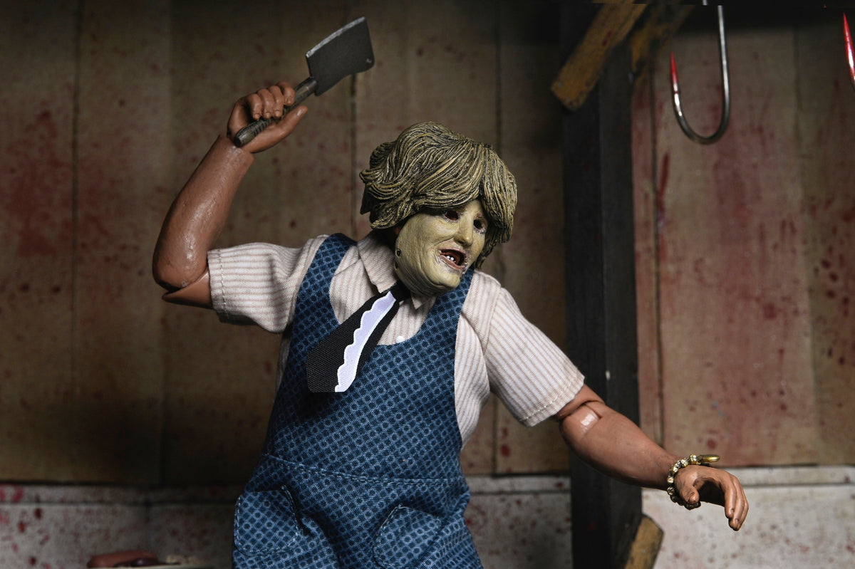 The Texas Chainsaw Massacre – Leatherface (Old Lady Mask) Clothed Action Figure Mask - Tophatter Daily Deals