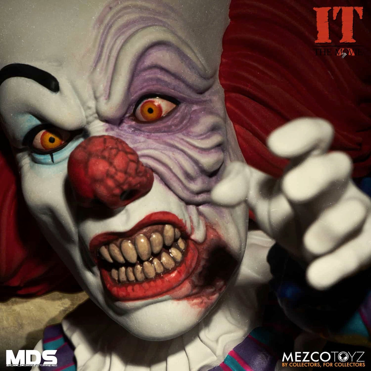 IT – Pennywise Designer Series Deluxe Figure Collectible Figure - Tophatter Daily Deals