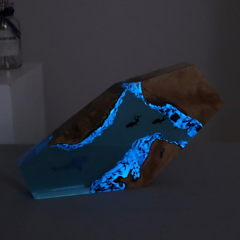 Dive Moment Resin Lamp Decor - Tophatter Daily Deals
