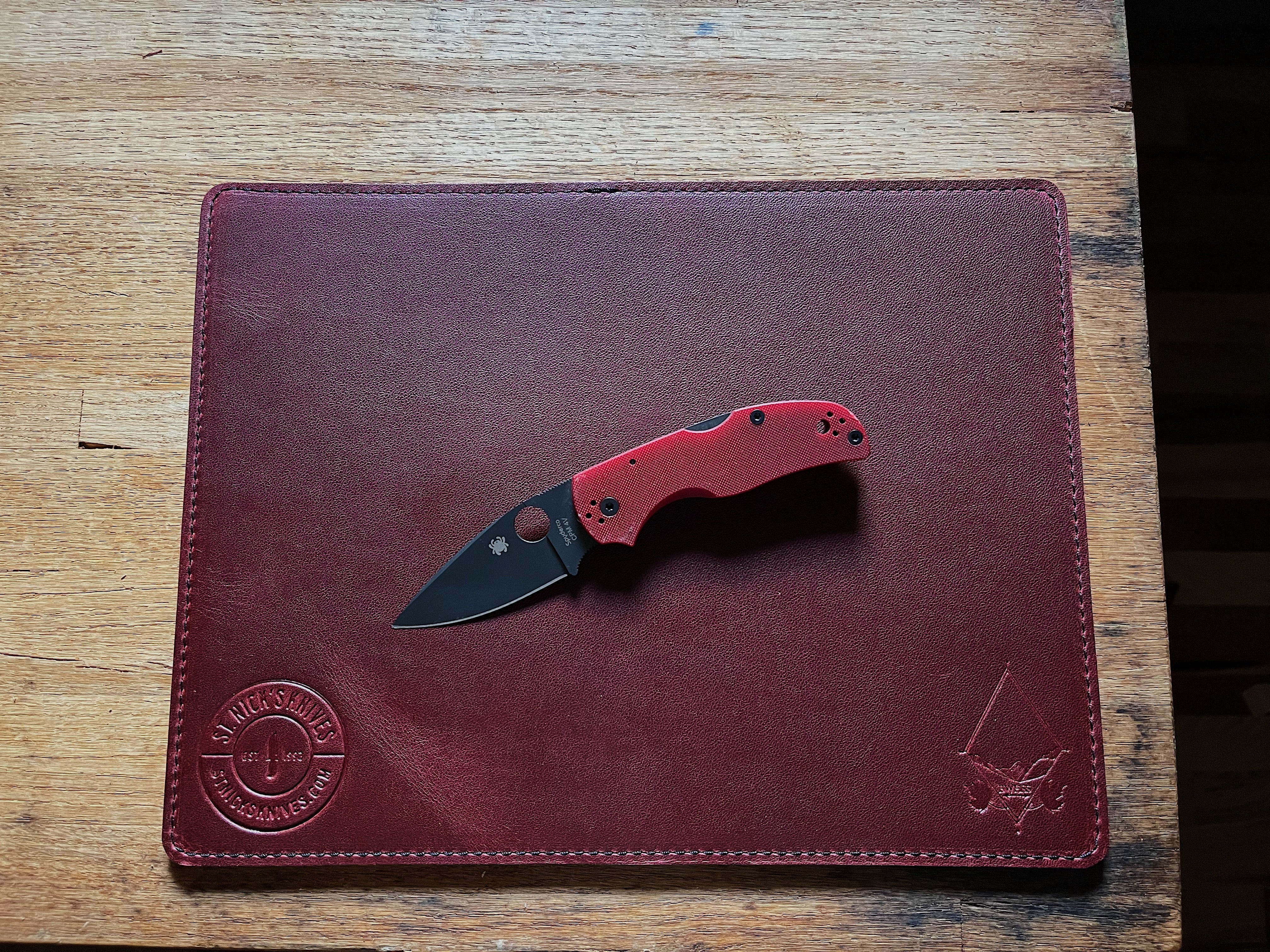 BWeiss Leather - St. Nick's Exclusive - Leather Display Mat Knife Care - Tophatter Daily Deals