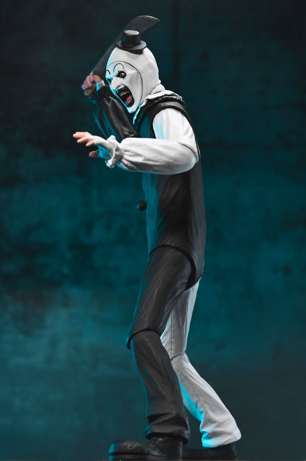 Terrifier – Ultimate Art the Clown Action Figure Action Figure - Tophatter Daily Deals