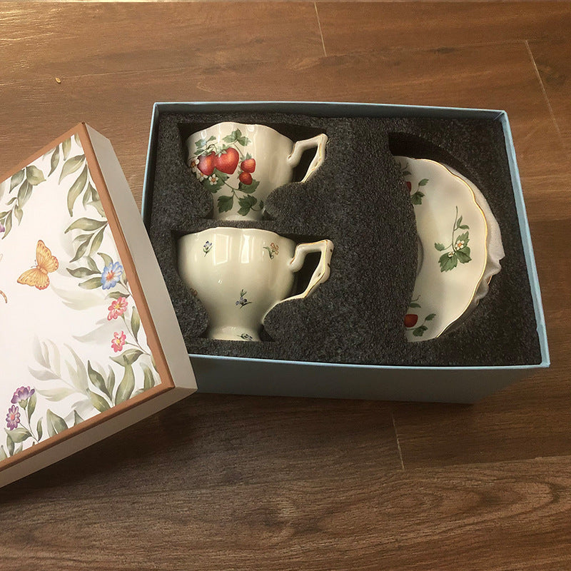 Bee Goblet Strawberry Cup Matching Box Set Gift For Couples 4 Style 0 - Tophatter Daily Deals