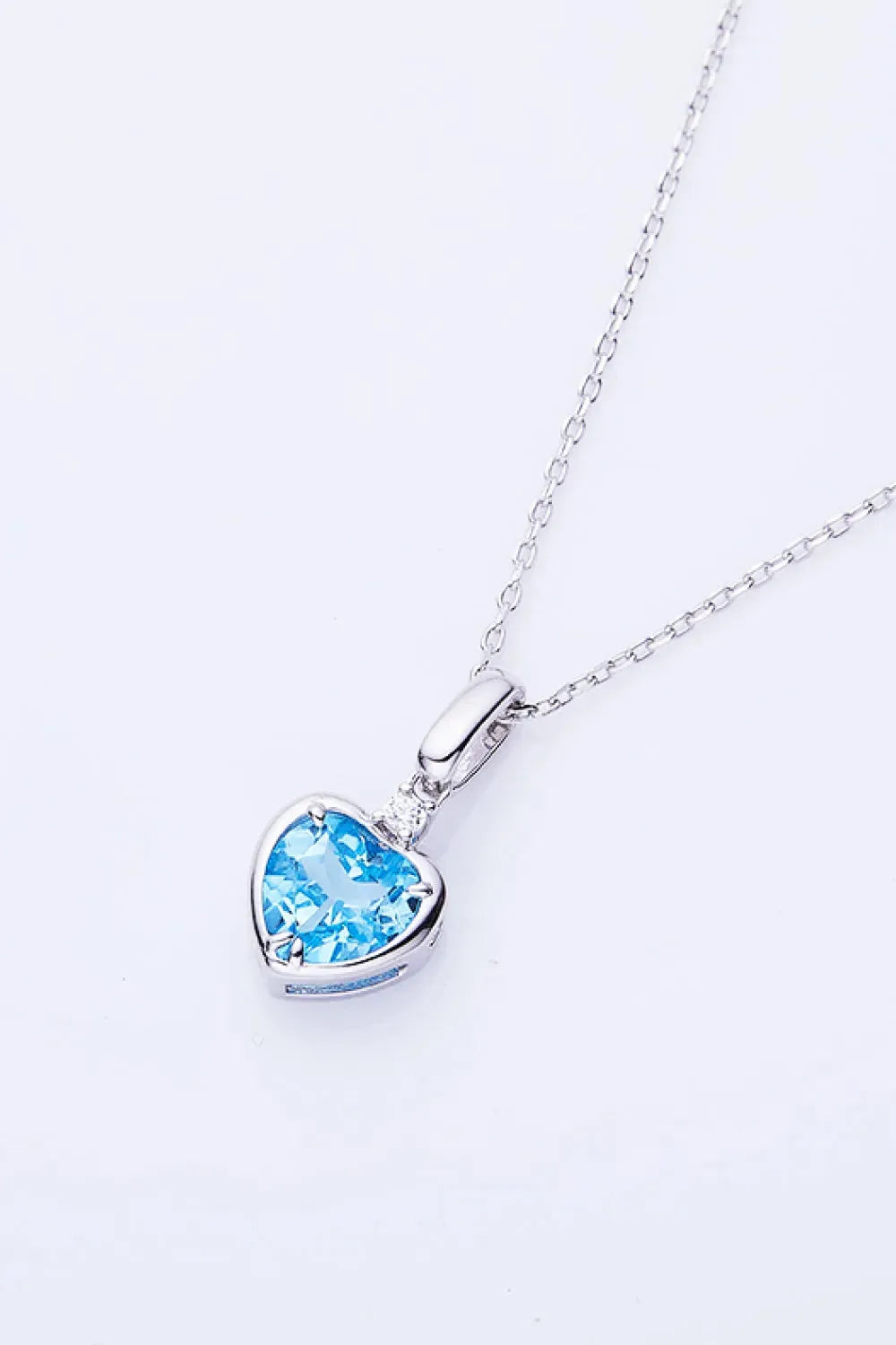 Topaz Heart Pendant Necklace Necklaces - Tophatter Daily Deals