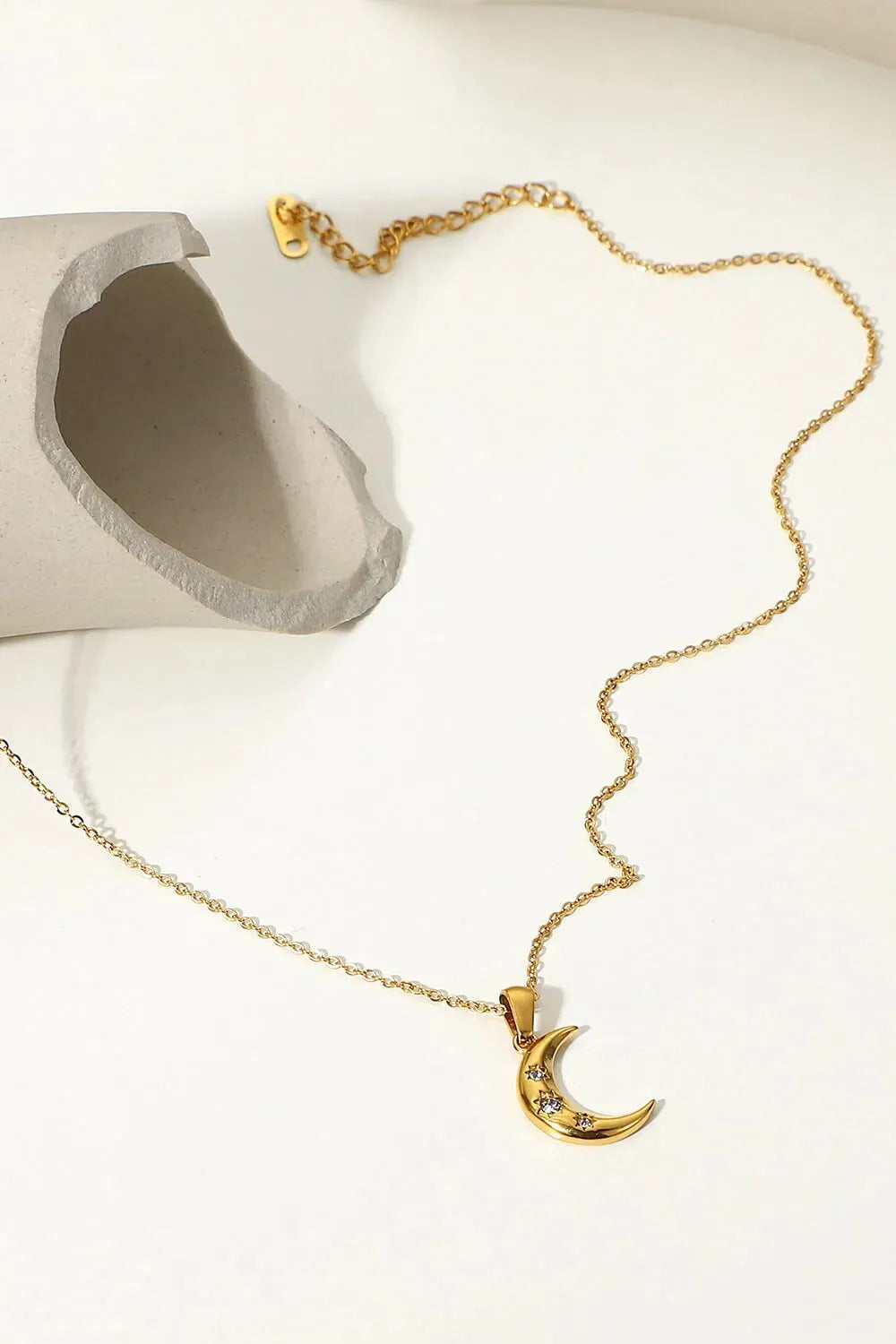 18K Gold Plated Inlaid Zircon Moon Pendant Necklace Necklaces - Tophatter Daily Deals