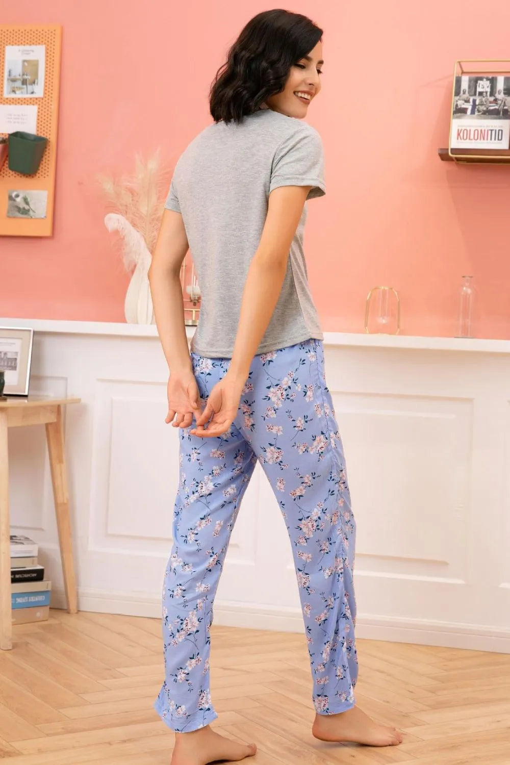 Round Neck T-Shirt and Floral Pants Lounge Set - Tophatter Deals and Online Shopping - Electronics, Jewelry, Beauty, Health, Gadgets, Fashion - Tophatter's Discounts & Offers - tophatters