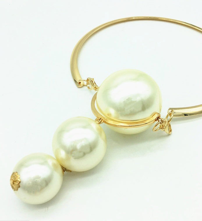 Big Pearl Pendant Necklace Exaggerated Jewelry 0 - Tophatter Daily Deals