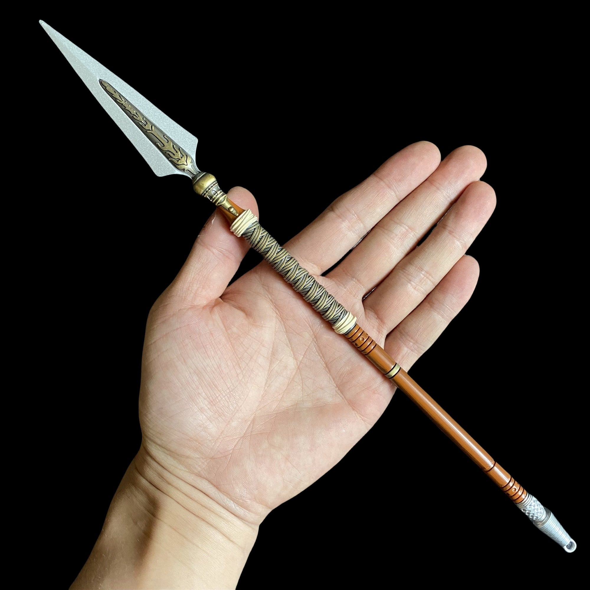 Dark Ruler's Great Shield Rough-tooth Saw The Spear of Resurrection Metal Replica Spear - Tophatter Daily Deals