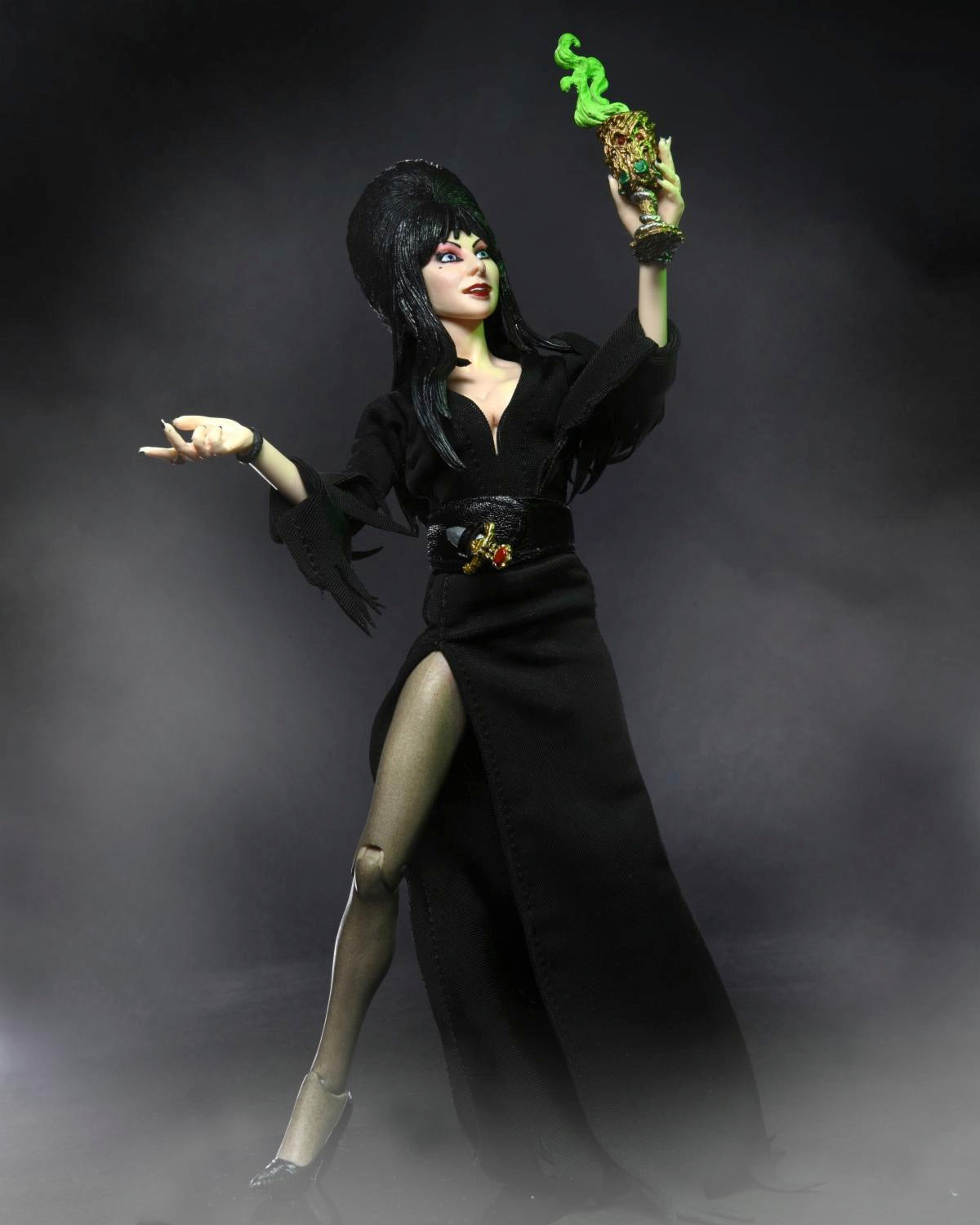 Elvira, Mistress of the Dark – Elvira Clothed Action Figure Action Figure - Tophatter Daily Deals