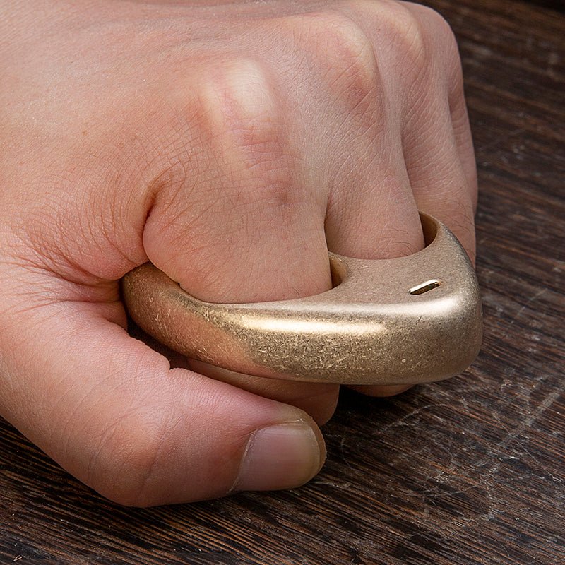 Alien Two Finger Brass Knuckles For Women Brass Knuckles - Tophatter Daily Deals